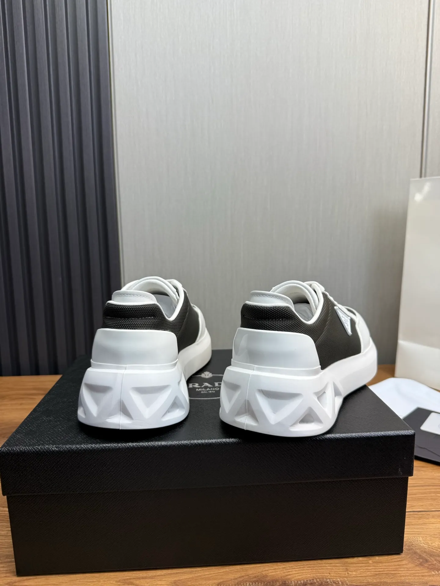 Men's shoes 💰760💰 [PRADA] New models synchronized with the official website, high-quality shipments ✔️Best sellers🔥 Original cowhide + cowhide lining, 1🆚1 replica, original original sole, 38-45 (men's 38.45 custom-made, non-refundable)